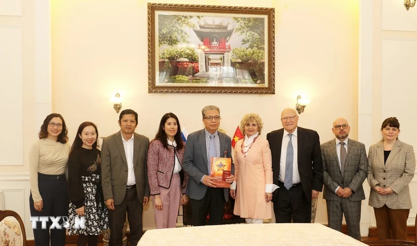Thúc đẩy hợp tác văn học nghệ thuật giữa Việt Nam và Liên bang Nga